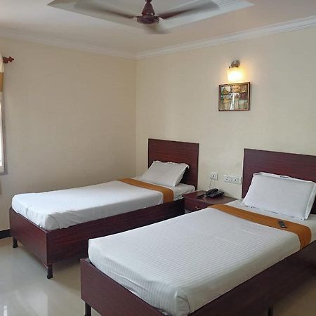 Sky Park Hotels Tiruppur Extérieur photo