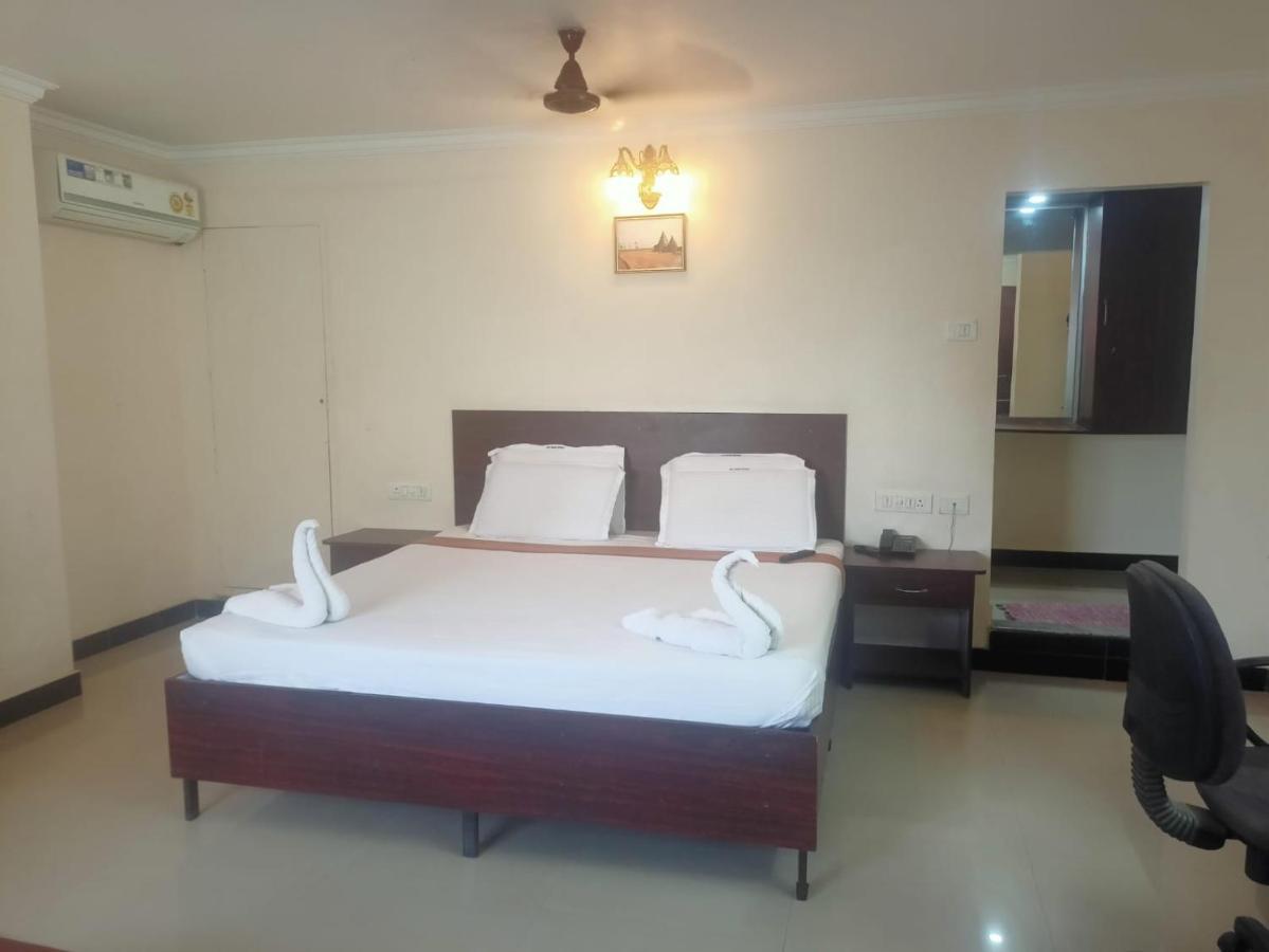 Sky Park Hotels Tiruppur Extérieur photo