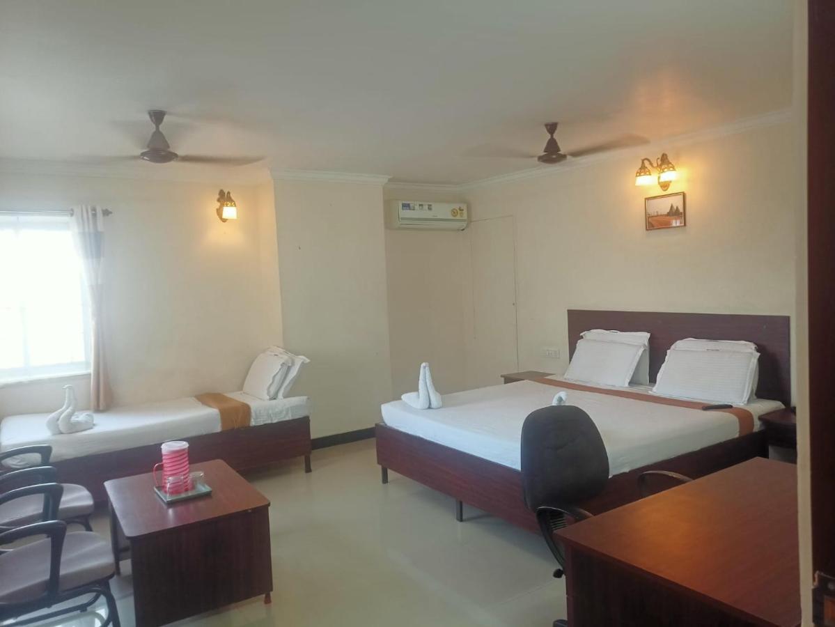 Sky Park Hotels Tiruppur Extérieur photo
