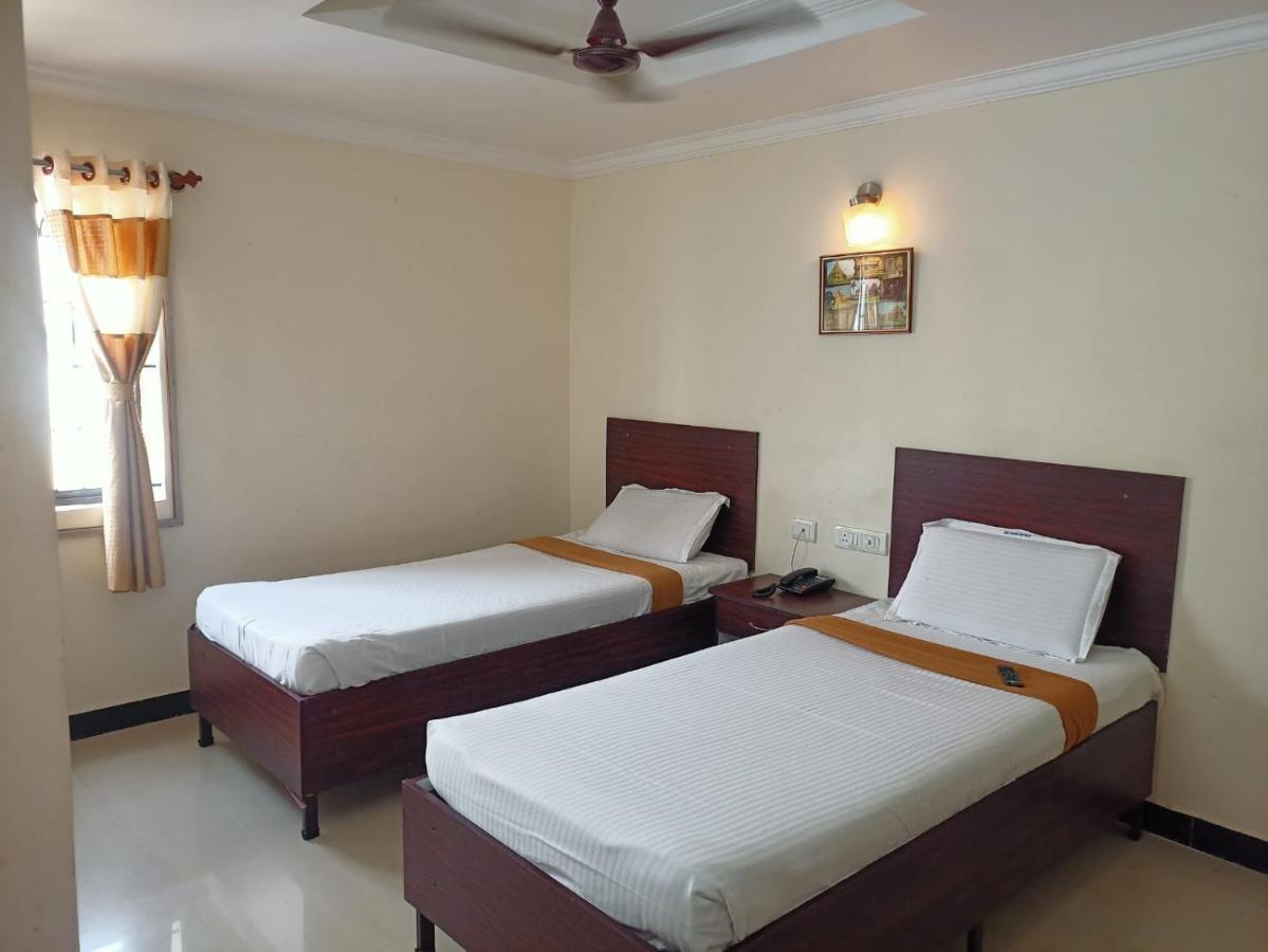 Sky Park Hotels Tiruppur Extérieur photo